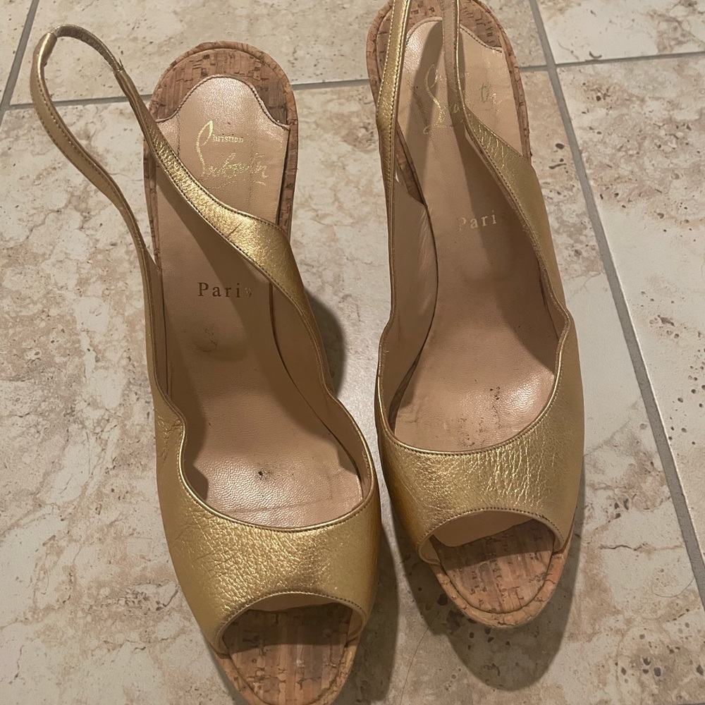 Loui wedges size 39